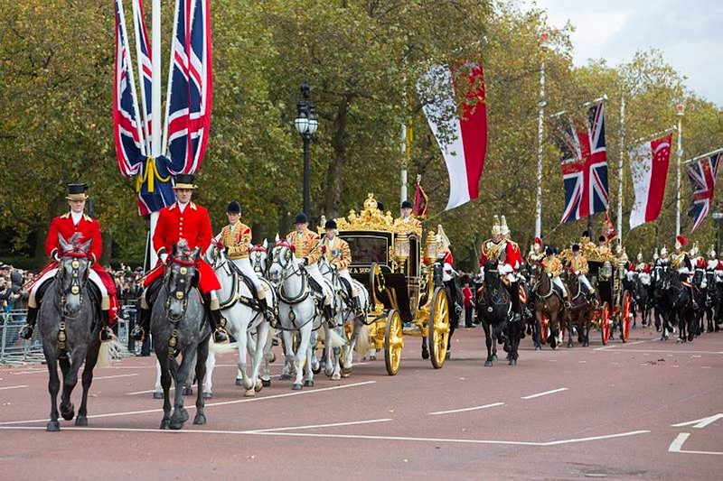 Carriage procession in The Mall